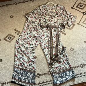 Two piece floral wrap top and flowy bottoms size small